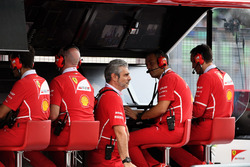 Maurizio Arrivabene, Team Principal Ferrari al muretto box Ferrari