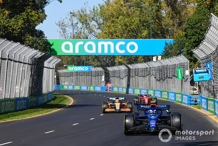 Nicholas Latifi, Williams FW44, Daniel Ricciardo, McLaren MCL36, Charles Leclerc, Ferrari F1-75