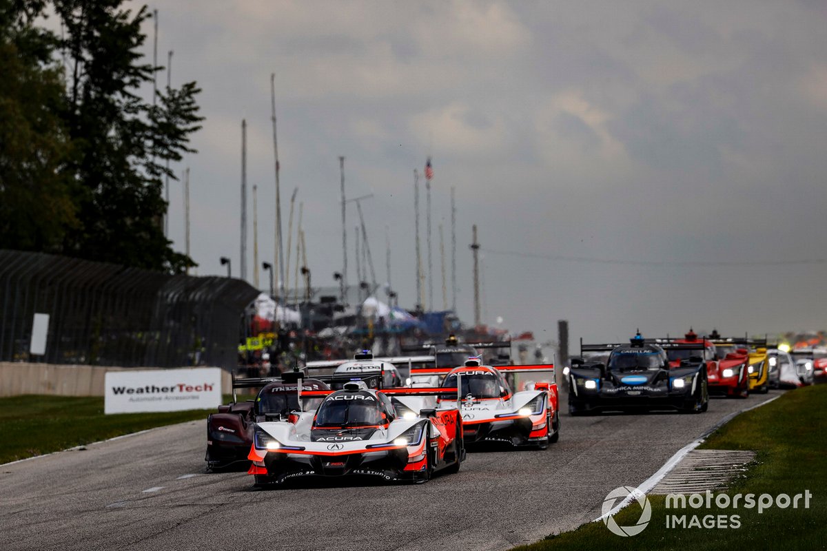 #7 Acura Team Penske Acura DPi, DPi: Helio Castroneves, Ricky Taylor, #6 Acura Team Penske Acura DPi, DPi: Juan Pablo Montoya, Dane Cameron, #55 Mazda Team Joest Mazda DPi, DPi: Jonathan Bomarito, Harry Tincknell, #10 Konica Minolta Cadillac DPi-V.R. Cadillac DPi, DPi: Renger Van Der Zande, Ryan Briscoe, start