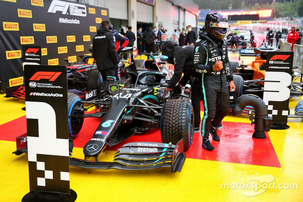 Ganador de la pole Lewis Hamilton, Mercedes