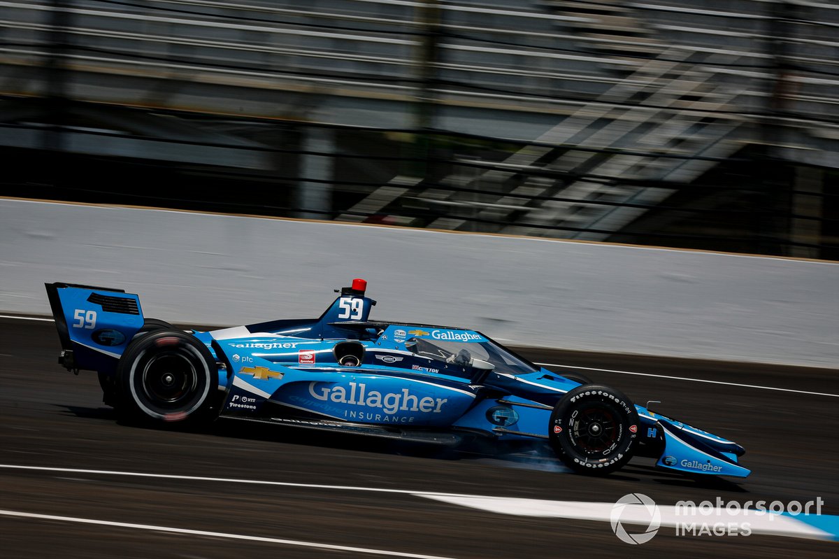 Max Chilton, Carlin Chevrolet locks up his right front