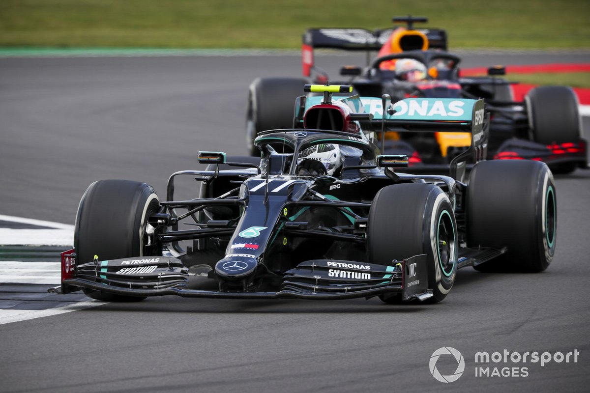 Valtteri Bottas, Mercedes F1 W11, Max Verstappen, Red Bull Racing RB16