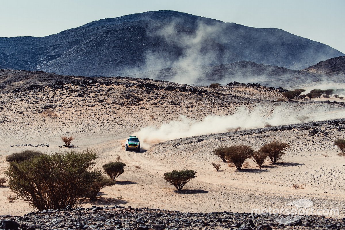 #335 X-Raid Mini JCW Rally Team: Guilherme Spinelli, Youssef Haddad
