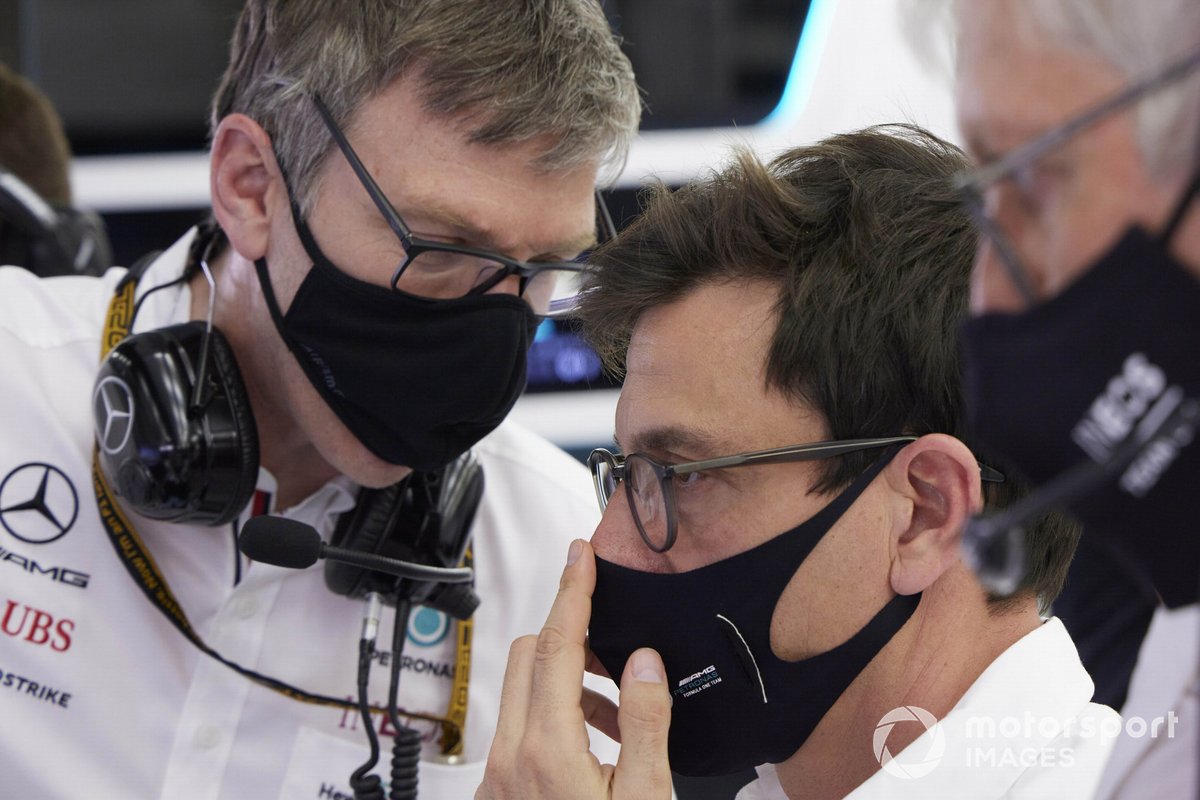 James Allison, Technical Director, Mercedes AMG, e Toto Wolff, Team Principal e CEO, Mercedes AMG
