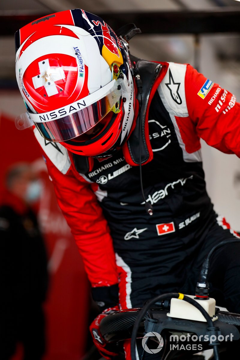 Sebastien Buemi, Nissan e.dams, climbs into his car