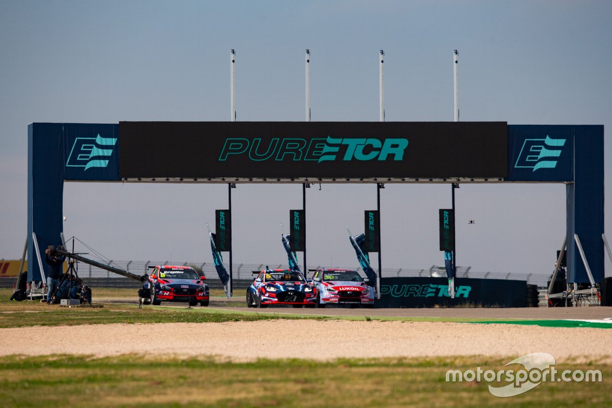 Norbert Michelisz, Hyundai Motorsport, Hyundai Veloster N ETCR, Gabriele Tarquini, BRC Hyundai N LUKOIL Squadra Corse, Hyundai i30 N TCR, Luca Engstler, Engstler Hyundai N Racing Team, Hyundai i30 N TCR