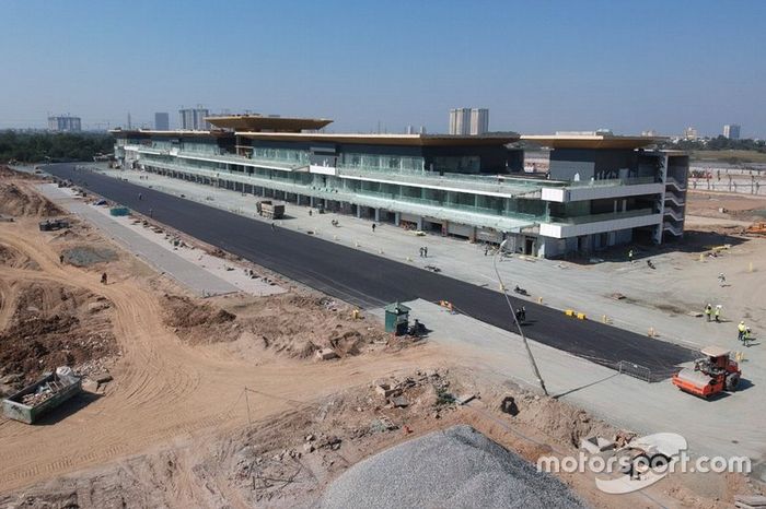 Construcción del edificio de boxes de Hanoi