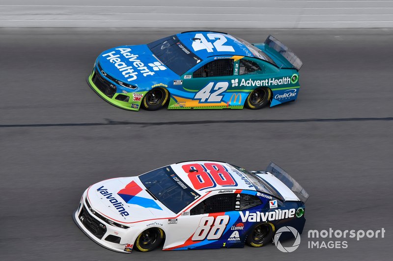 Alex Bowman, Hendrick Motorsports, Chevrolet Camaro Valvoline, Kyle Larson, Chip Ganassi Racing, Chevrolet Camaro AdventHealth