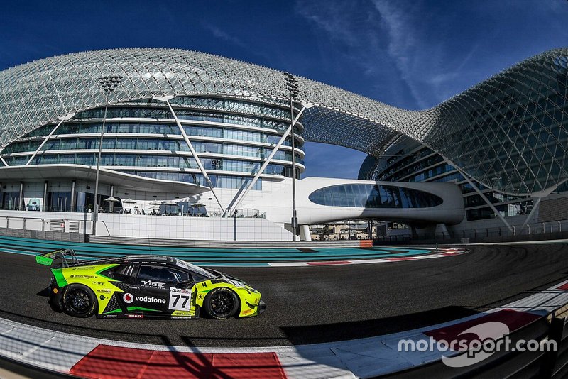 77 Barwell Motorsport Lamborghini Huracán GT3 Evo: Adrian Amstutz, Miguel Amos, Jordan Witt, Patrick Kujala