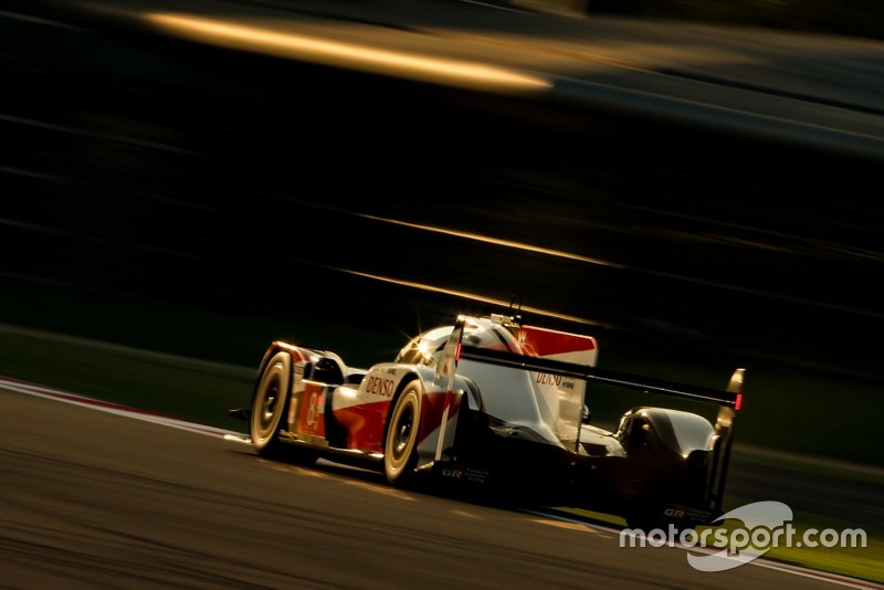 Этап WEC в Шанхае. Прототип Toyota экипажа Буэми-Накаджима-Хартли
