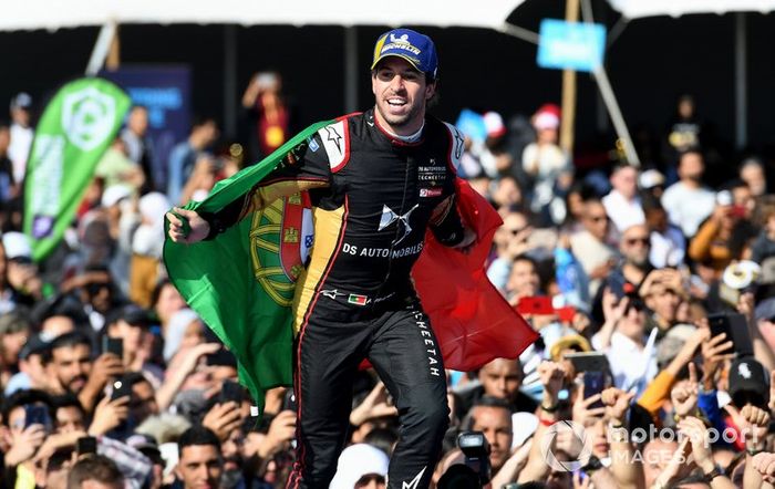 Podio: ganador de la carrera Antonio Felix da Costa, DS Techeetah celebra