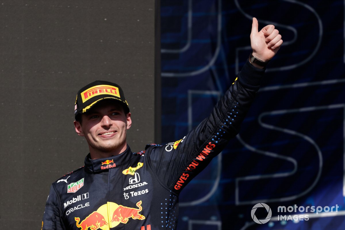 Podio: ganador Max Verstappen, Red Bull Racing,