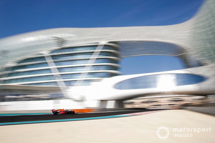 Max Verstappen, Red Bull Racing RB16B 