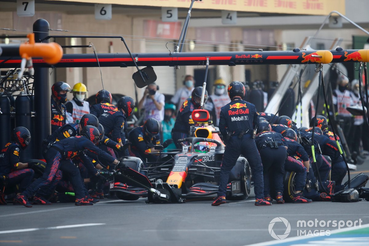 Sergio Perez, Red Bull Racing RB16B, in the pits