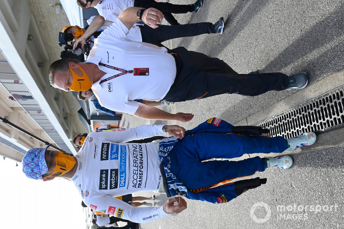 Daniel Ricciardo, McLaren, Zak Brown, CEO, McLaren Racing