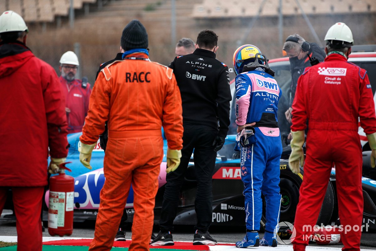 Fernando Alonso, Alpine F1 Team, à l'arrêt après un problème technique