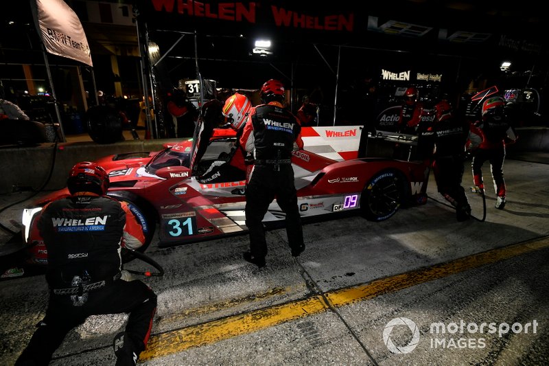#31 Whelen Engineering Racing Cadillac DPi, DPi: Felipe Nasr, Pipo Derani, Eric Curran pit stop