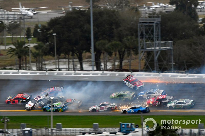 Big One: Massencrash beim Clash in Daytona