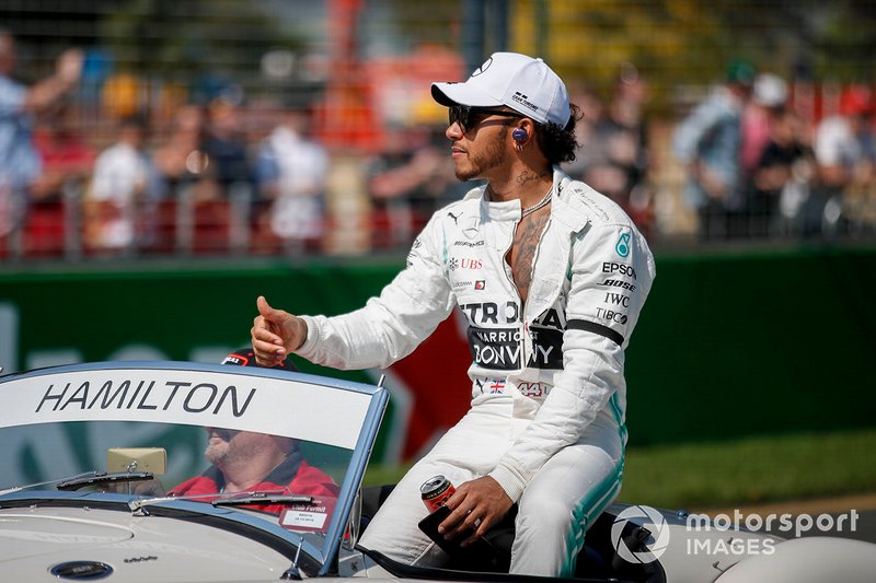 Lewis Hamilton, Mercedes AMG F1, en el desfile de pilotos