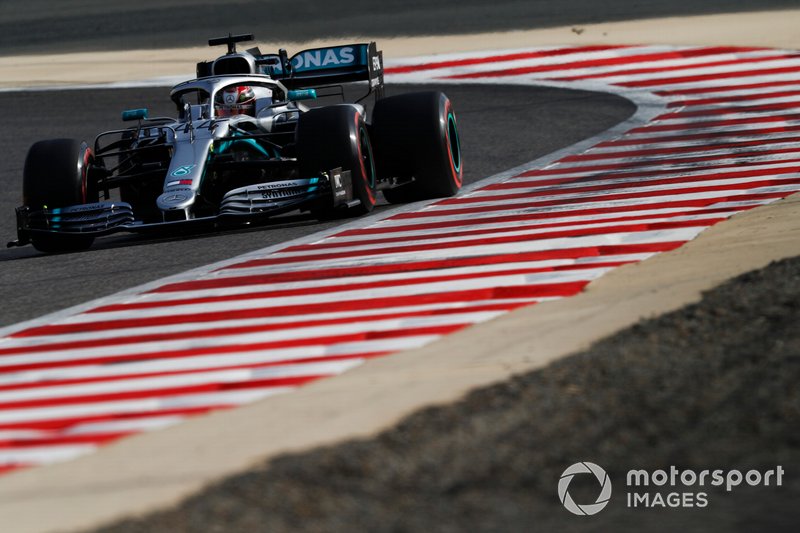Mercedes: +0,048 %