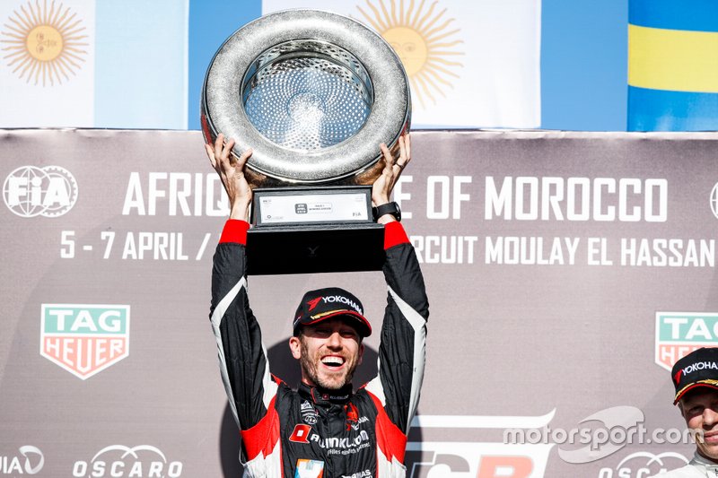 Podio: ganador Esteban Guerrieri, ALL-INKL.COM Münnich Motorsport Honda Civic Type R TCR