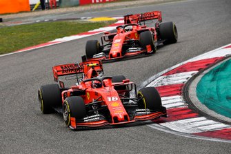 Charles Leclerc, Ferrari SF90, en Sebastian Vettel, Ferrari SF90