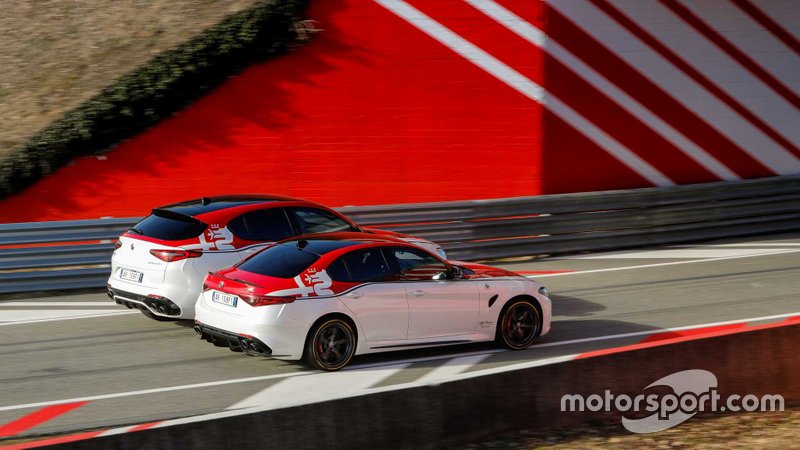 Stelvio Quadrifoglio, Giulia Quadrifoglio Alfa Romeo Racing
