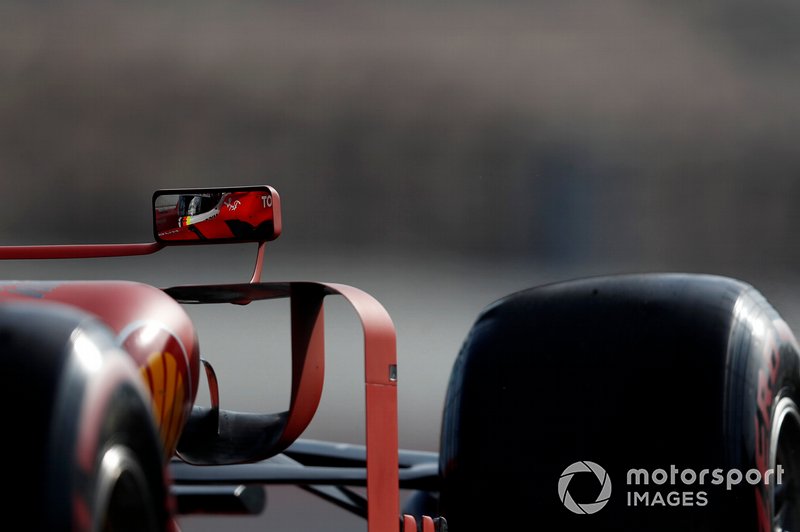 Espejo del Ferrari SF90