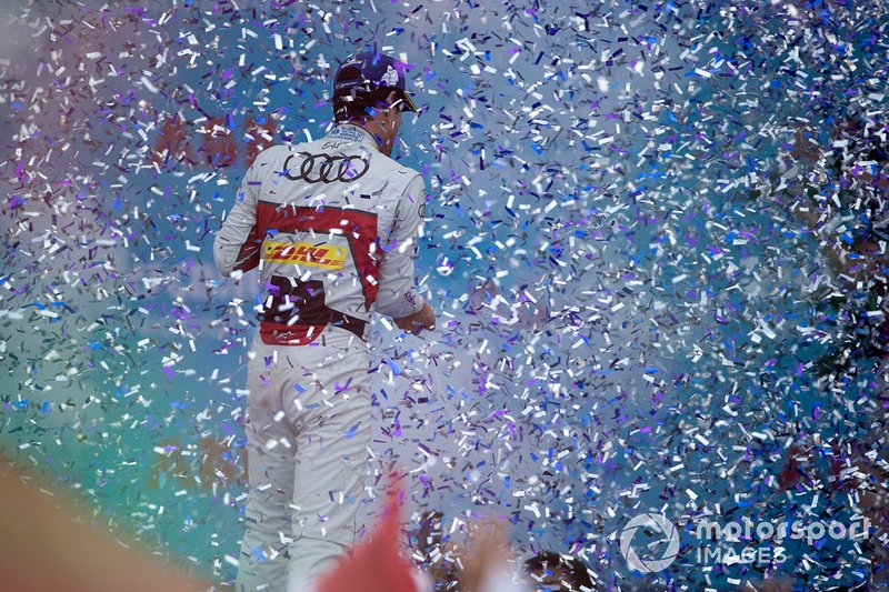 Race winner Lucas Di Grassi, Audi Sport ABT Schaeffler celebrates on the podium