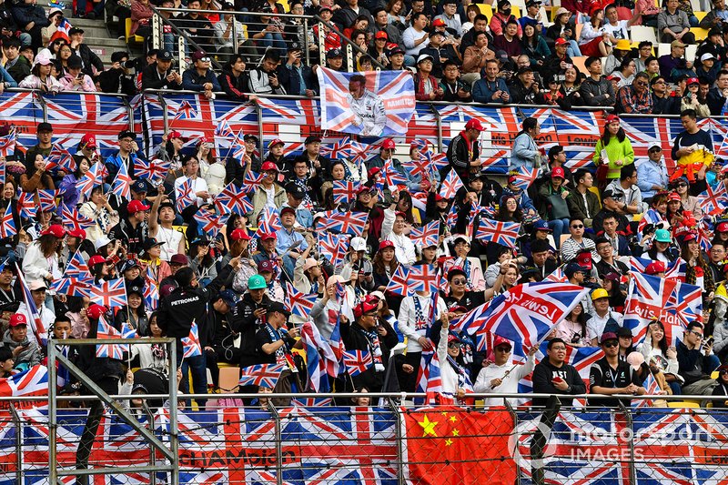 Crowd support for Lewis Hamilton, Mercedes AMG F1