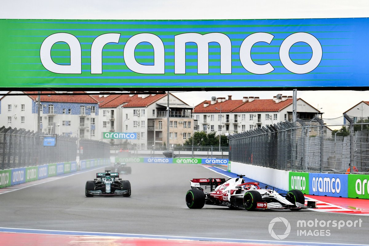Kimi Raikkonen, Alfa Romeo Racing C41, Lance Stroll, Aston Martin AMR21