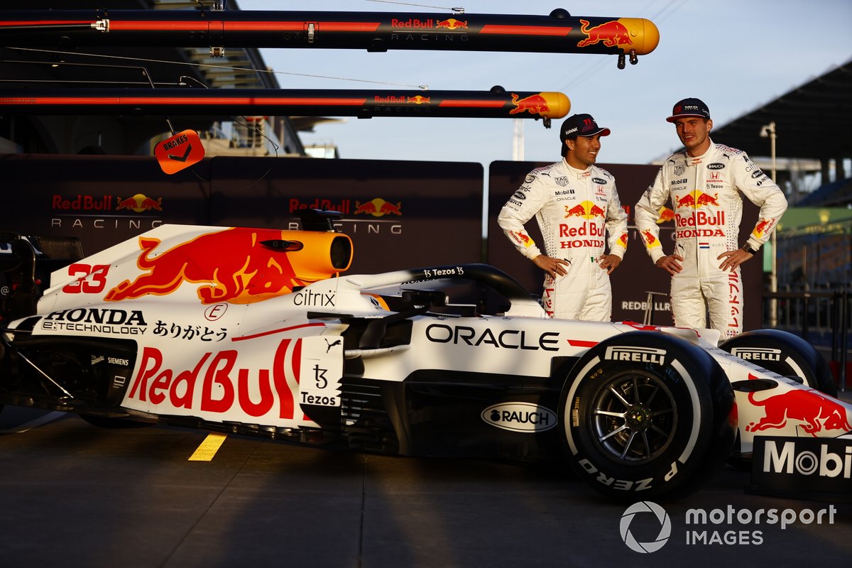 Sergio Pérez, Red Bull Racing Max Verstappen, Red Bull Racing Red Bull Racing RB16B