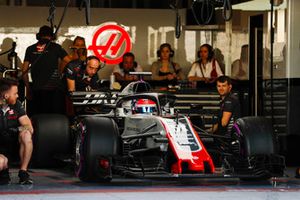Pietro Fittipaldi, Haas F1 Team VF-18, esce dal garage