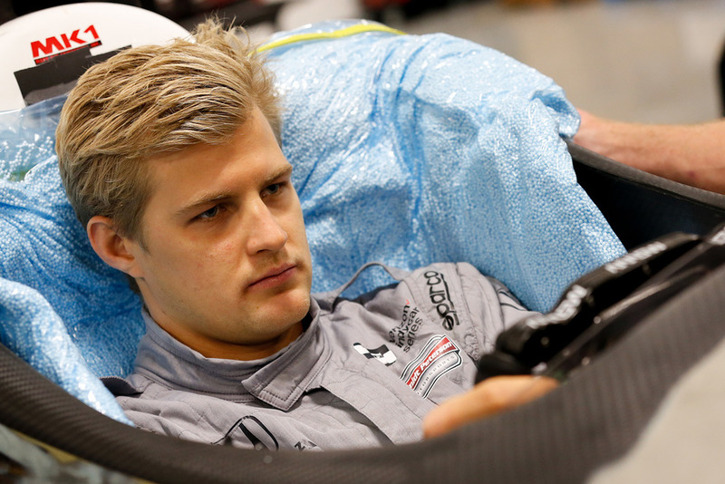 Marcus Ericsson seat-fitting at Schmidt Peterson Motorsports