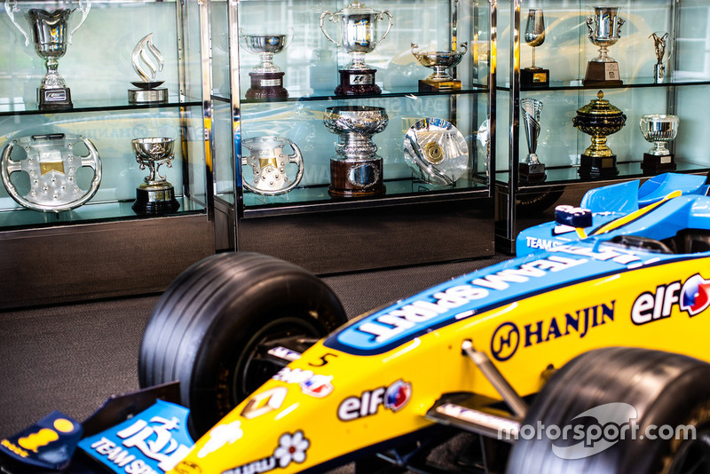 Sala de exhibición Renault R24