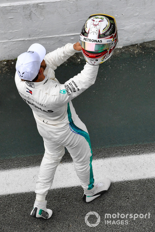 Lewis Hamilton, Mercedes AMG F1 celebrate in parc ferme
