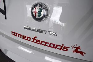 Alfa Romeo Giulietta TCR, dettaglio dei loghi Alfa e Romeo Ferraris