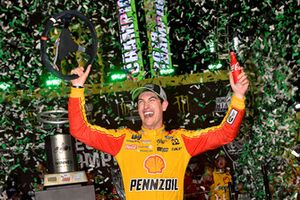 Joey Logano, Team Penske, Ford Fusion Shell Pennzoil celebrates his Championship