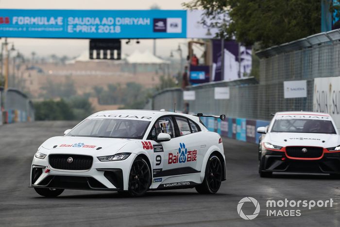 Yaqi Zhang, Team China Célia Martin, Viessman Jaguar eTROPHY Team Germany