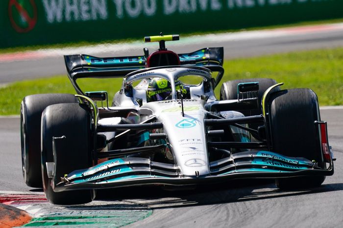 Lewis Hamilton, Mercedes W13