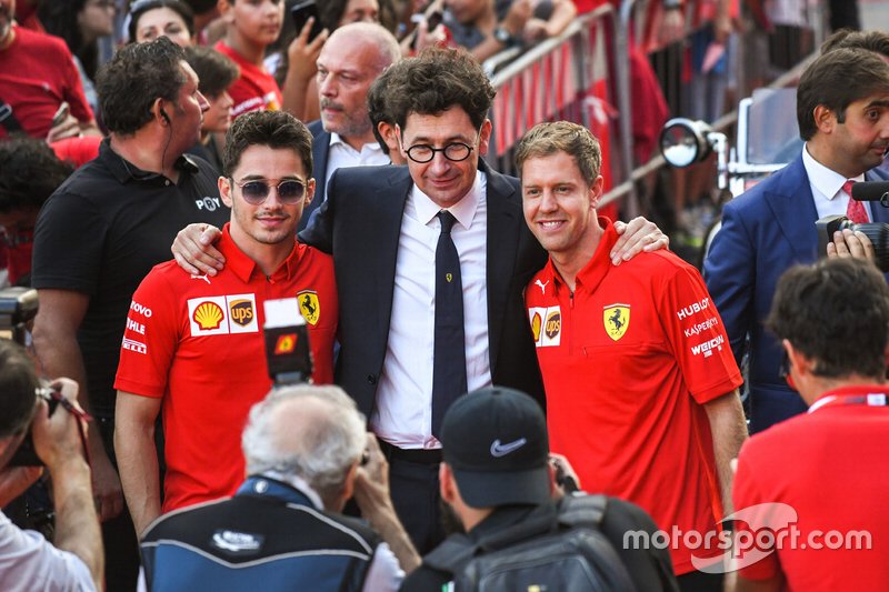 Charles Leclerc, Ferrari, Mattia Binotto, e Sebastian Vettel, Ferrari