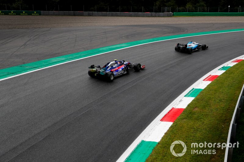 George Russell, Williams Racing FW42, y Daniil Kvyat, Toro Rosso STR14
