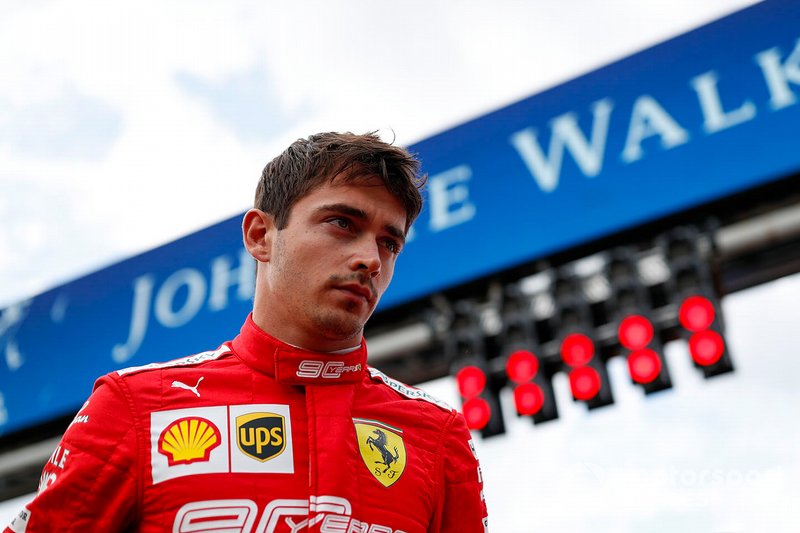 Charles Leclerc dedicou sua vitória ao amigo falecido.
