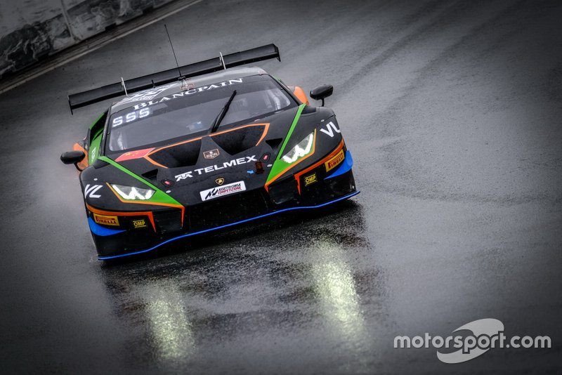 #555 Orange 1 FFF Racing Team Lamborghini Huracan GT3 Evo: Taylor Proto, Diego Menchaca