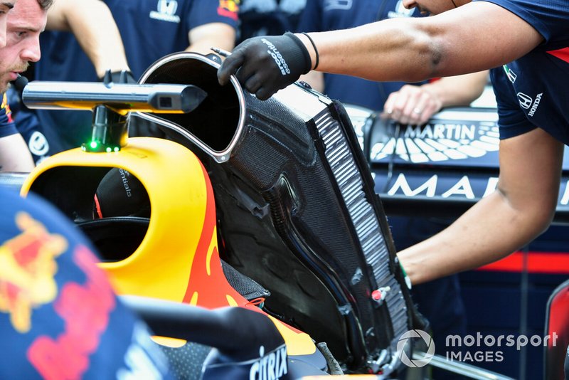 Red Bull mechanics replace some power unit components