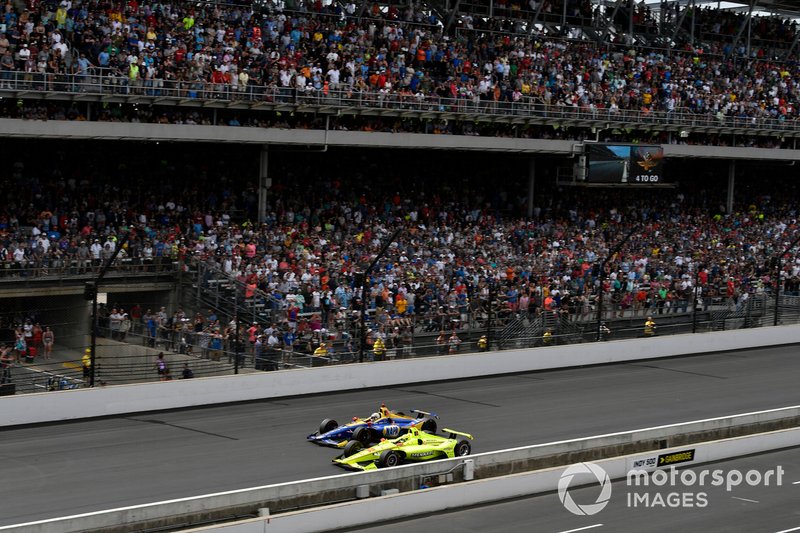 Simon Pagenaud, Team Penske Chevrolet, Alexander Rossi, Andretti Autosport Honda