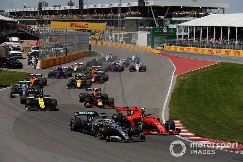 As Renault mostraram força desde o início, brigando com a Red Bull