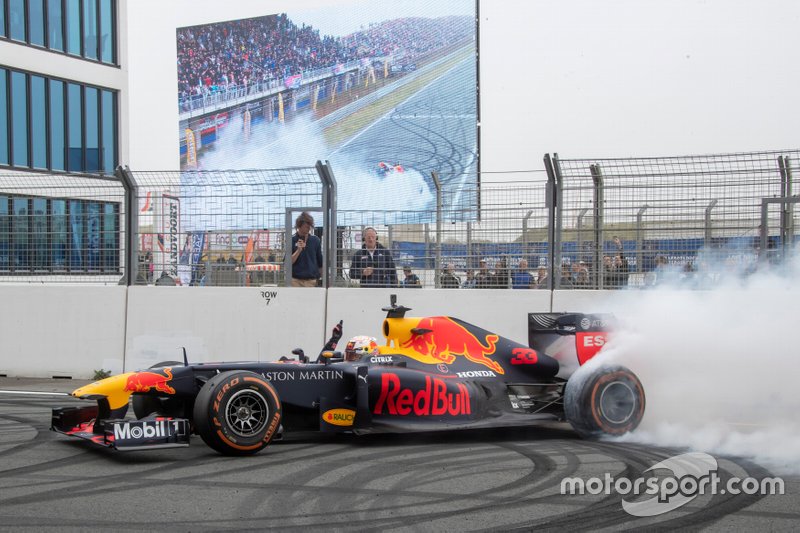 Max Verstappen, Red Bull Racing RB7
