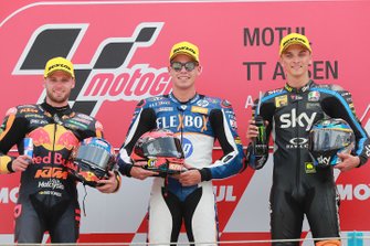 Podium : le vainqueur Augusto Fernandez, Pons HP40, le deuxième Brad Binder, KTM Ajo, le troisième Luca Marini, Sky Racing Team VR46