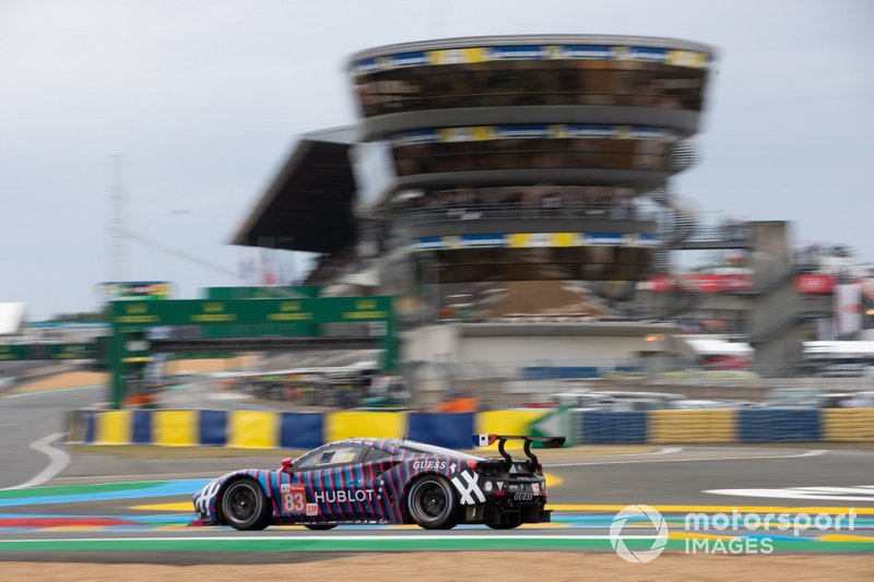 #83 Kessel Racing, Ferrari 488 GTE: Rahel Frey, Manueka Gostner, Michelle Gatting